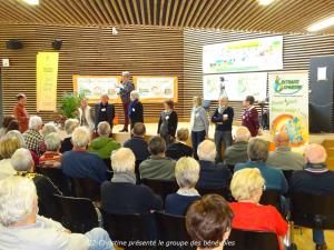 22-Christine-presente-le-groupe-des-benevoles